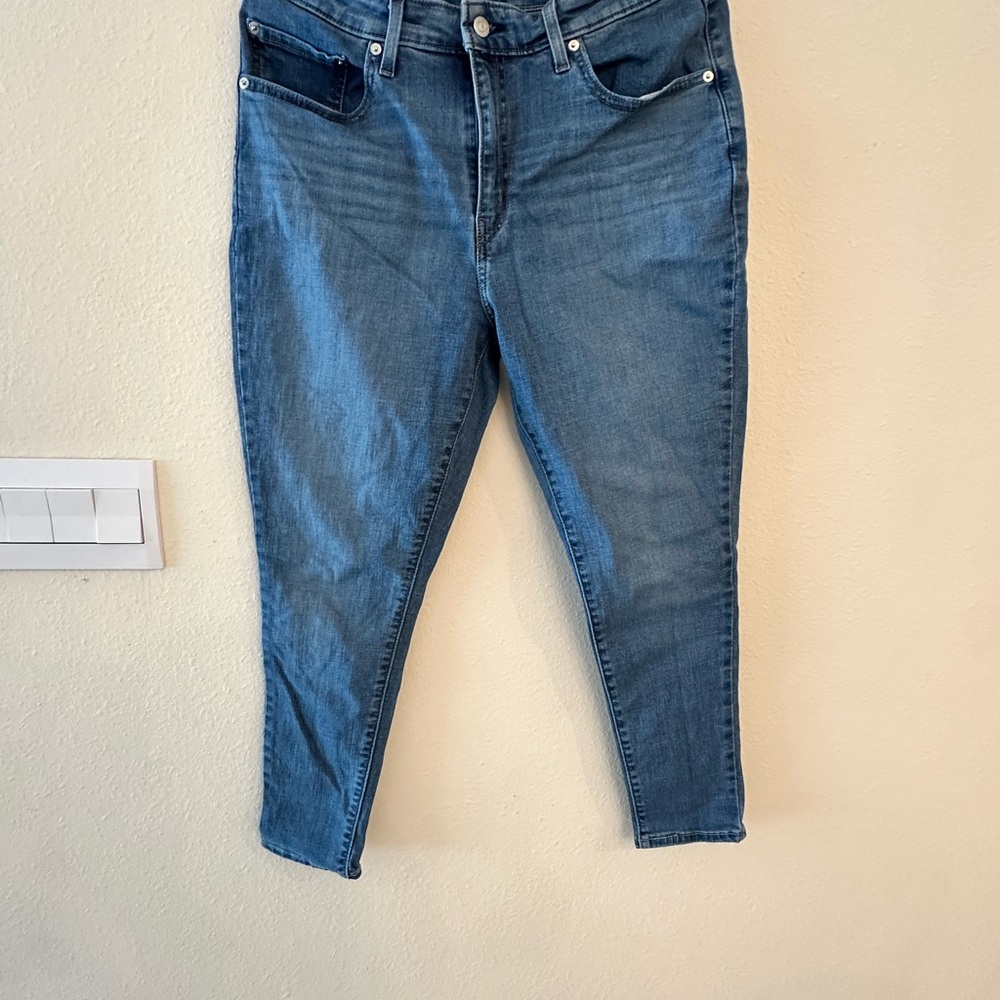 Levi’s Classic Blue Women's Jeans